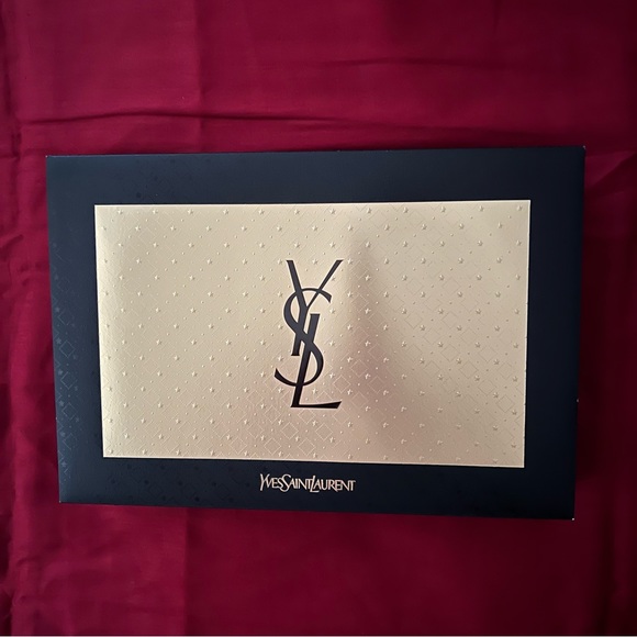 Authentic NWT - Picture 4 of 4